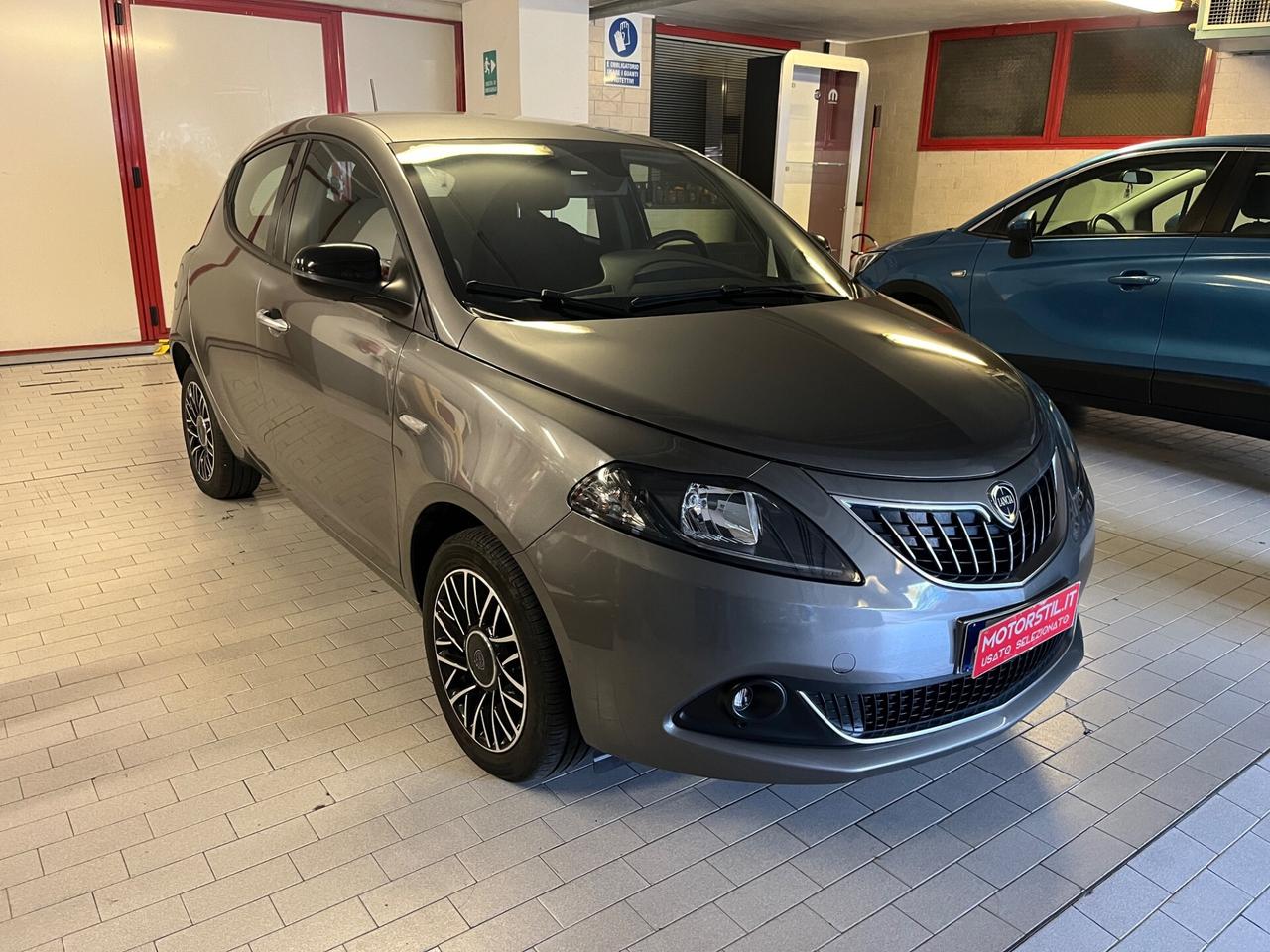 Lancia Ypsilon 1.0 FireFly 5 porte S&S Hybrid Platino
