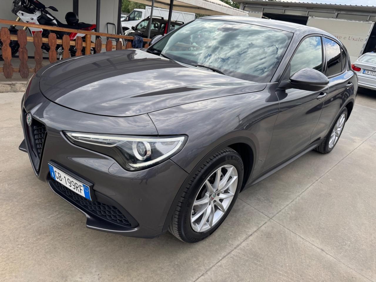 Alfa Romeo Stelvio 2.2 Turbodiesel 160 CV AT8 RWD
