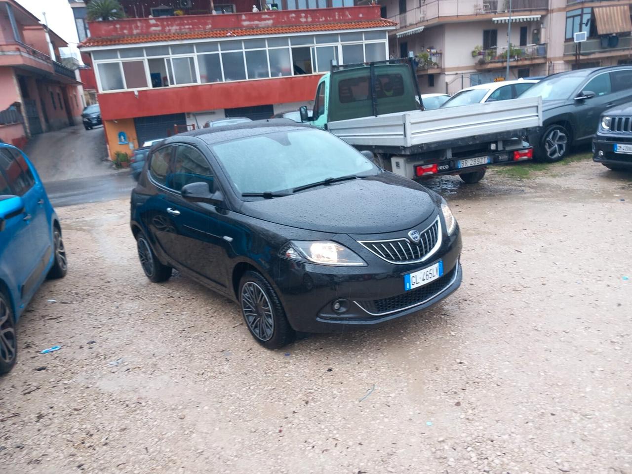 Lancia Ypsilon 1.0 benzina ibrida