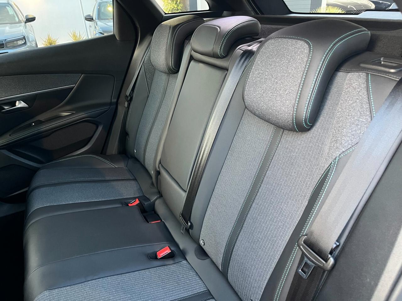 Peugeot 3008 BlueHDi 130 S&S Allure Pack EAT8 Automatic