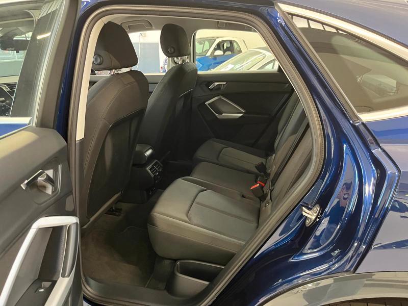 Audi Q3 Sportback 35 2.0 tdi Identity Black s-tronic