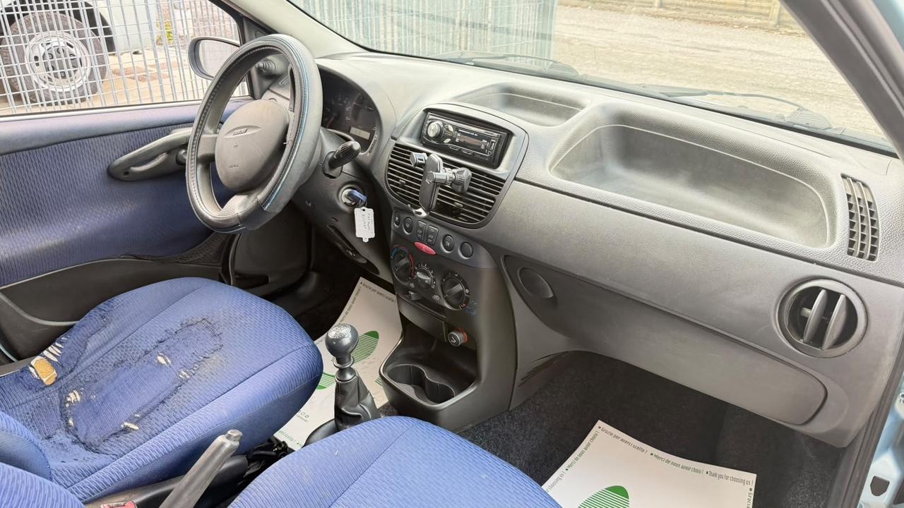 Fiat Punto 1.2i cat 5 porte EL