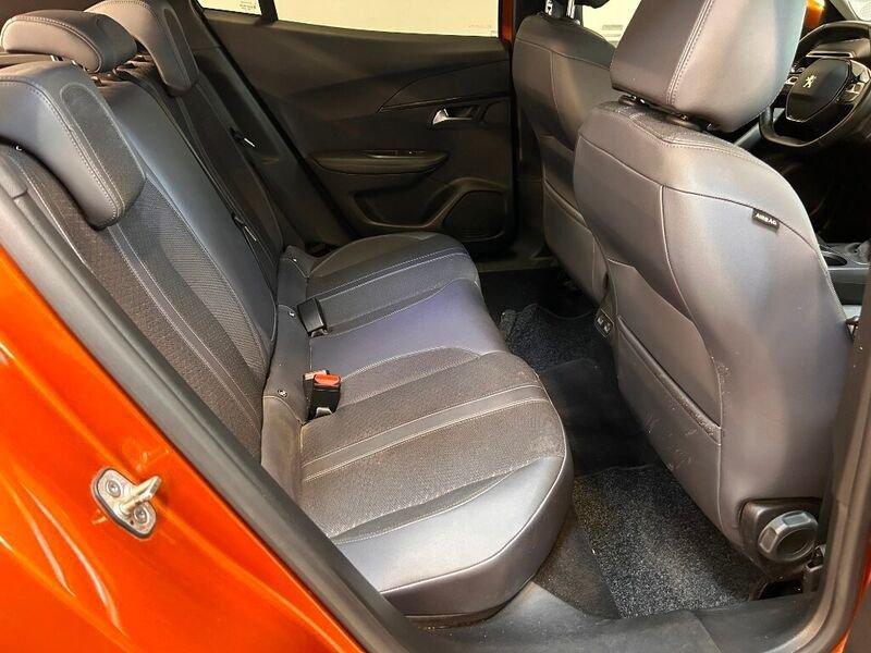 Peugeot 2008 PureTech 130 S&S Allure Navi Pack