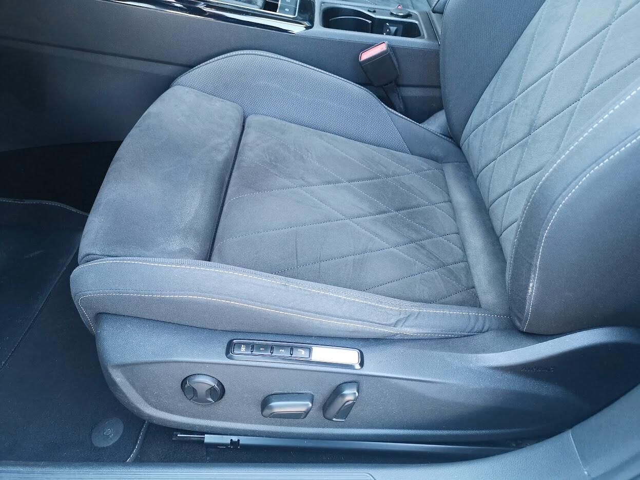 Volkswagen Golf 2.0 TDI SCR Style Tetto apribile