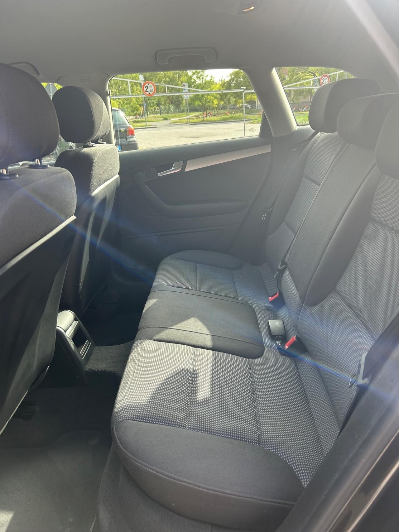 Audi A3 SPB 1.6 TDI 105 CV CR Ambition