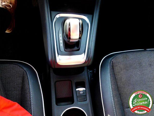 RENAULT Captur dCi 8V 90 CV EDC Initiale Paris