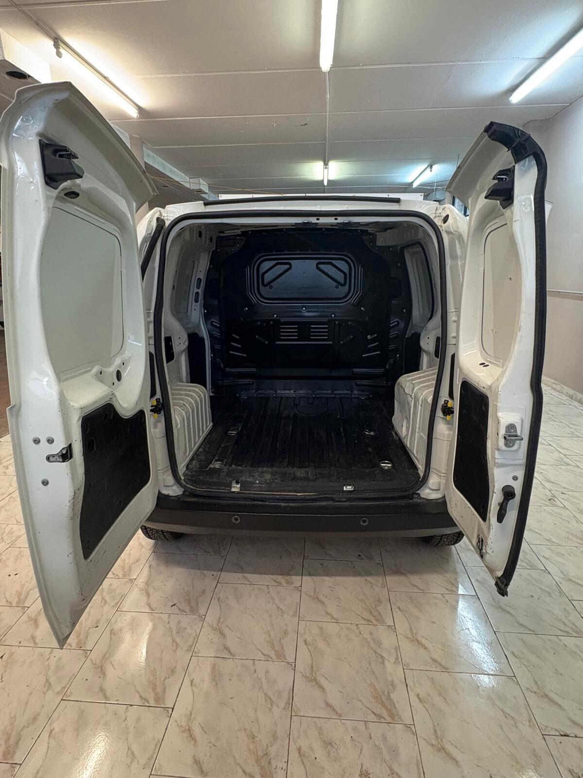 Fiat Fiorino 1.3 MJT 95CV Cargo SX