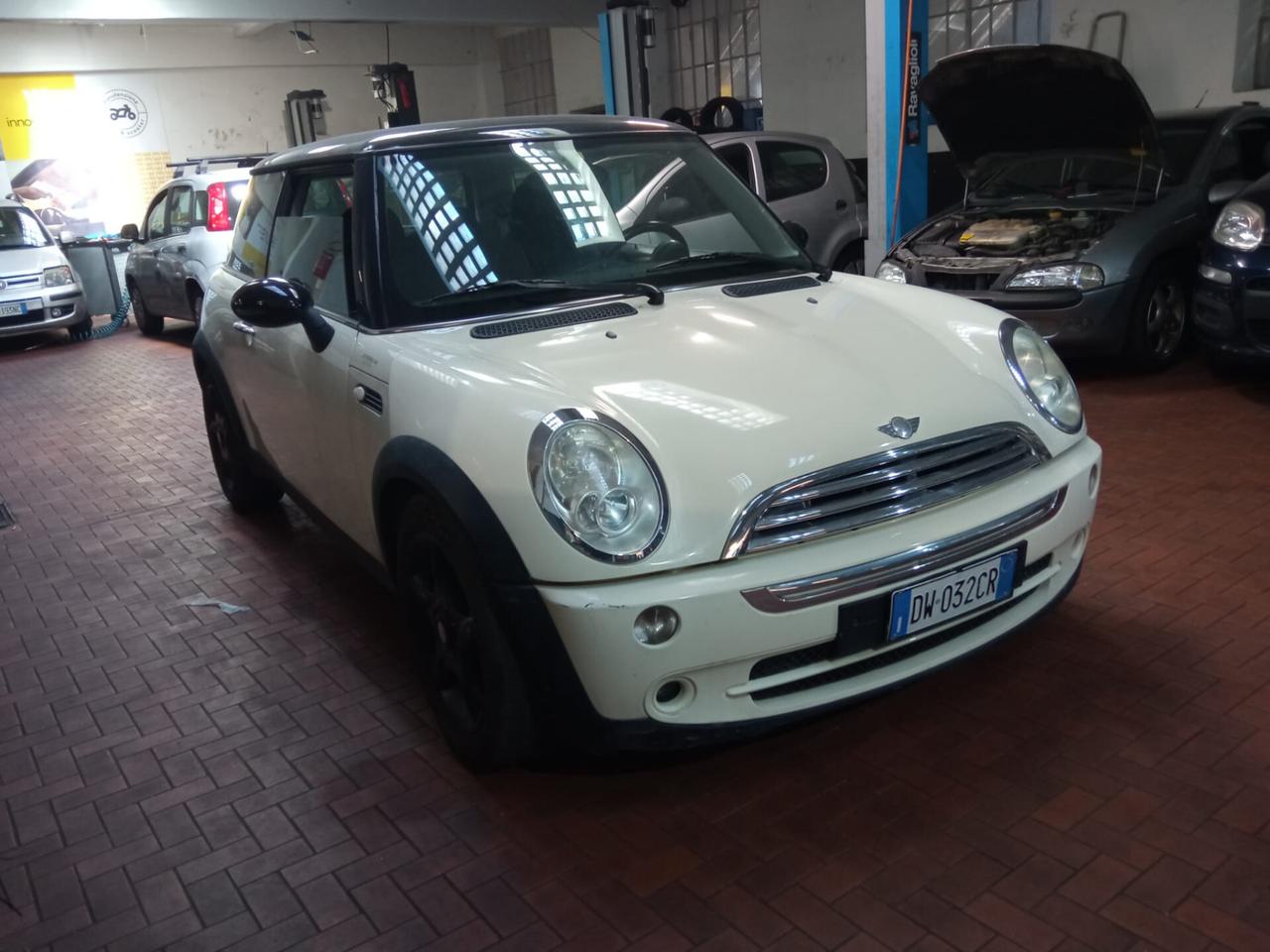 Mini 1.6 16V Cooper 115CV