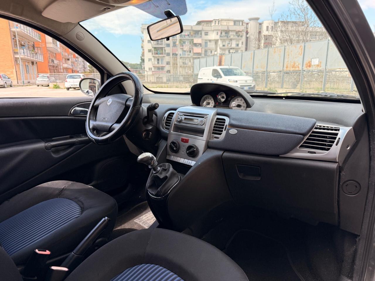 Lancia Ypsilon Restayling 1.2benz Full Perfett