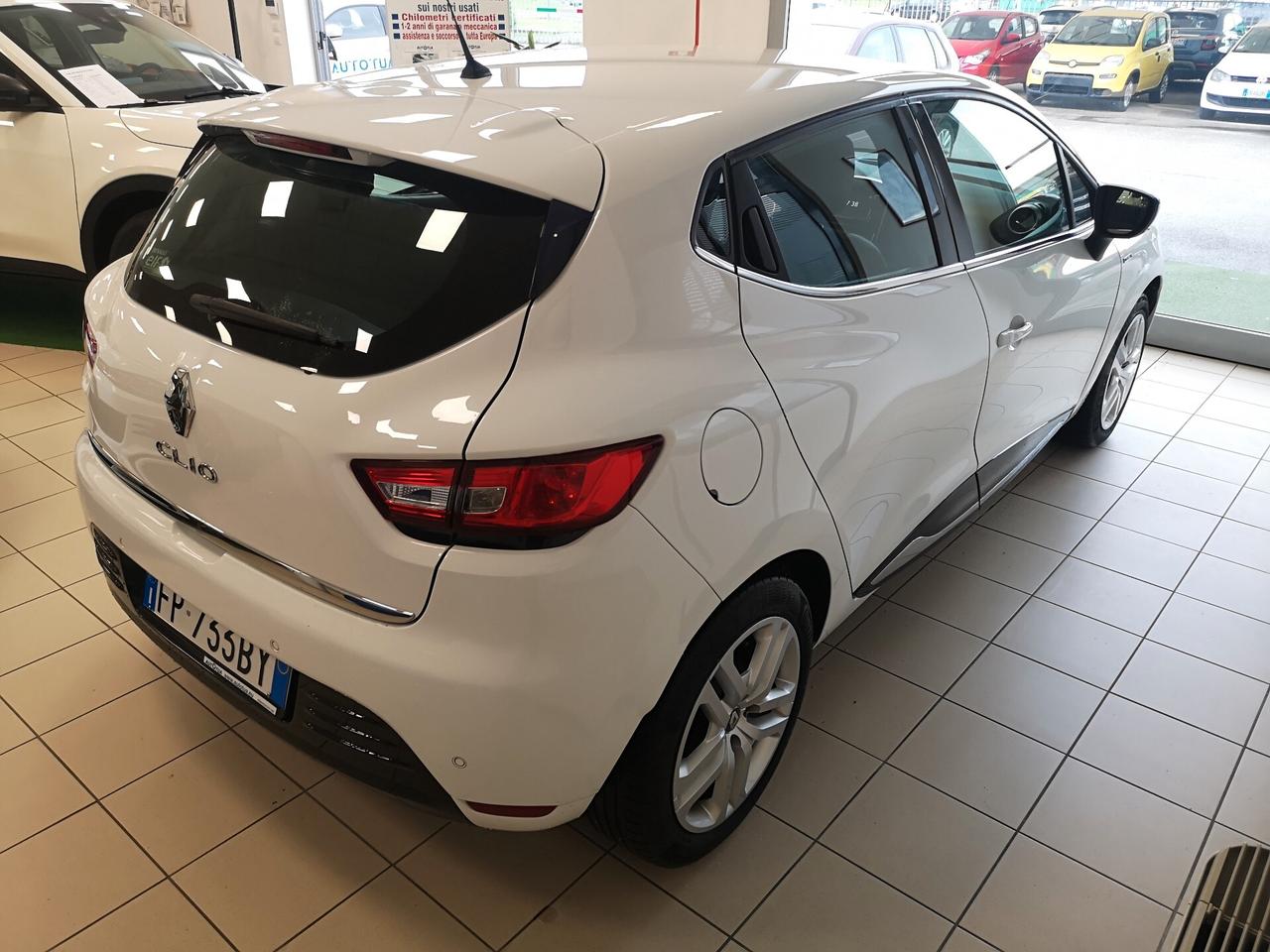 Renault Clio 1.2 75 CV 5 porte Duel