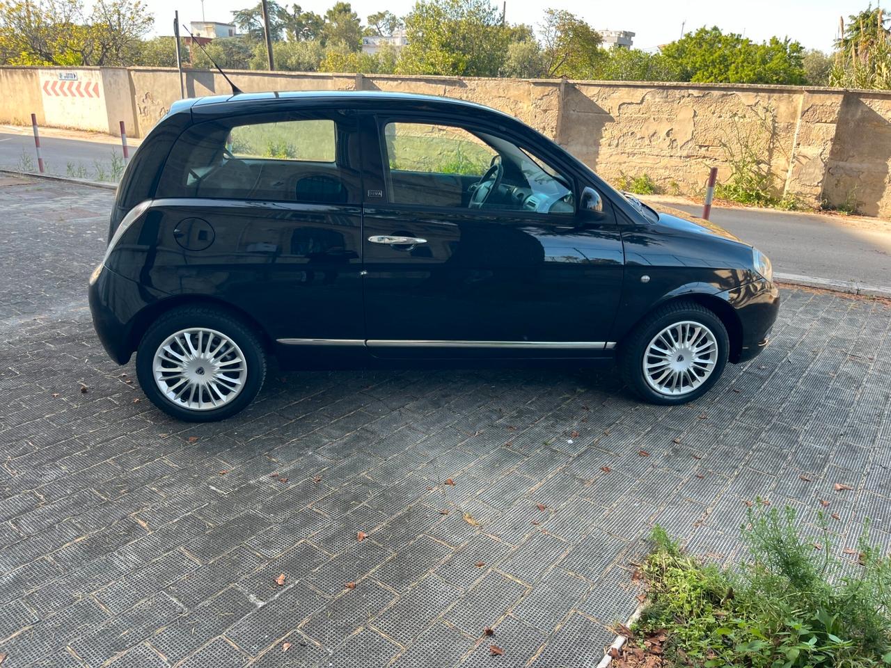 Lancia Ypsilon 1.2 69 CV Diva X NeoPatentati