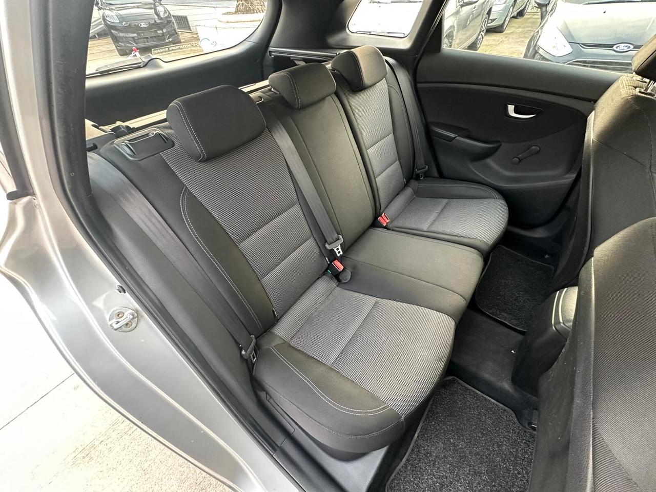 Hyundai i30 1.6 CRDi STATION WAGON Comfort