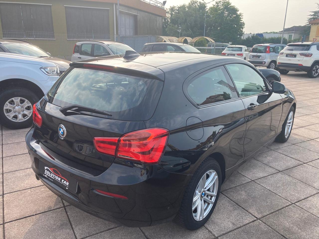 Bmw 114 114d 3p. Urban