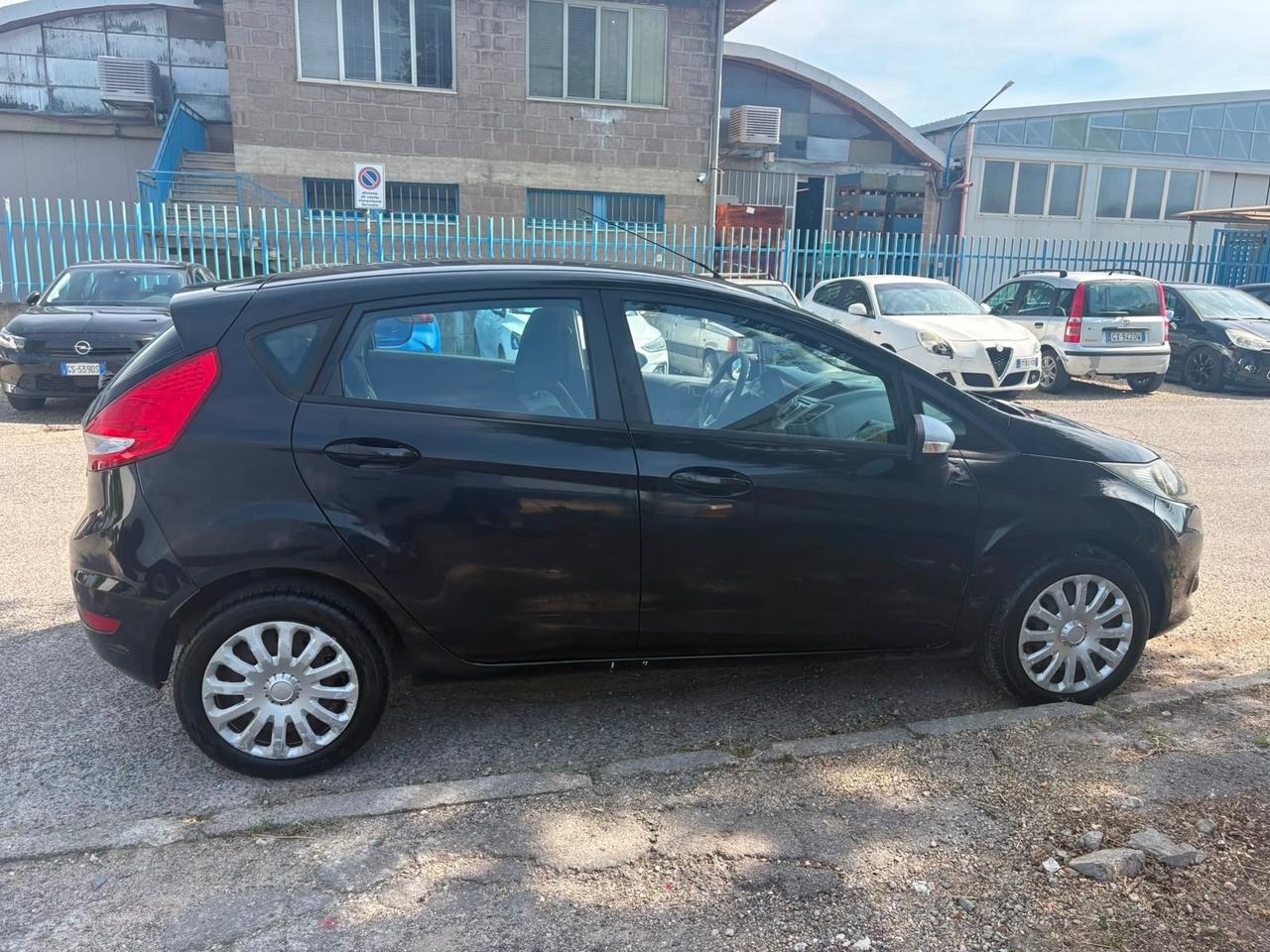 Ford Fiesta 1.4 5 porte BENZ- GPL Titanium 2010