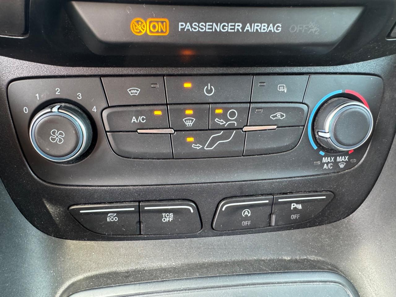 FORD TRANSIT CONNECT FULL OPTIONAL