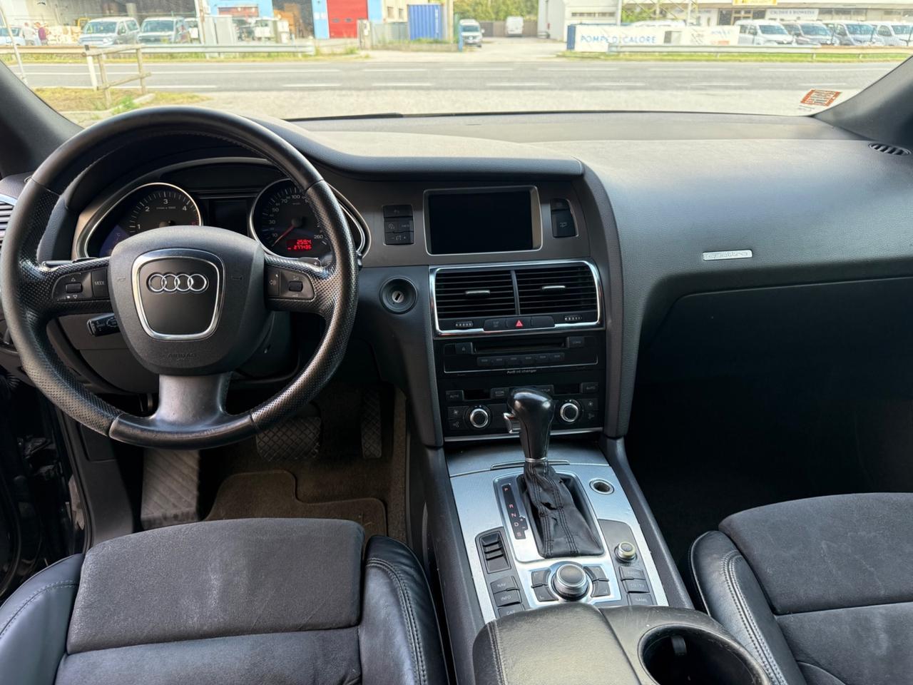 Audi Q7 3.0 V6 TDI 233CV quattro tiptronic