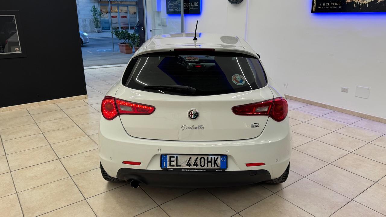 Alfa Romeo Giulietta 1.6 JTDm-2 105 CV Distinctive-2012