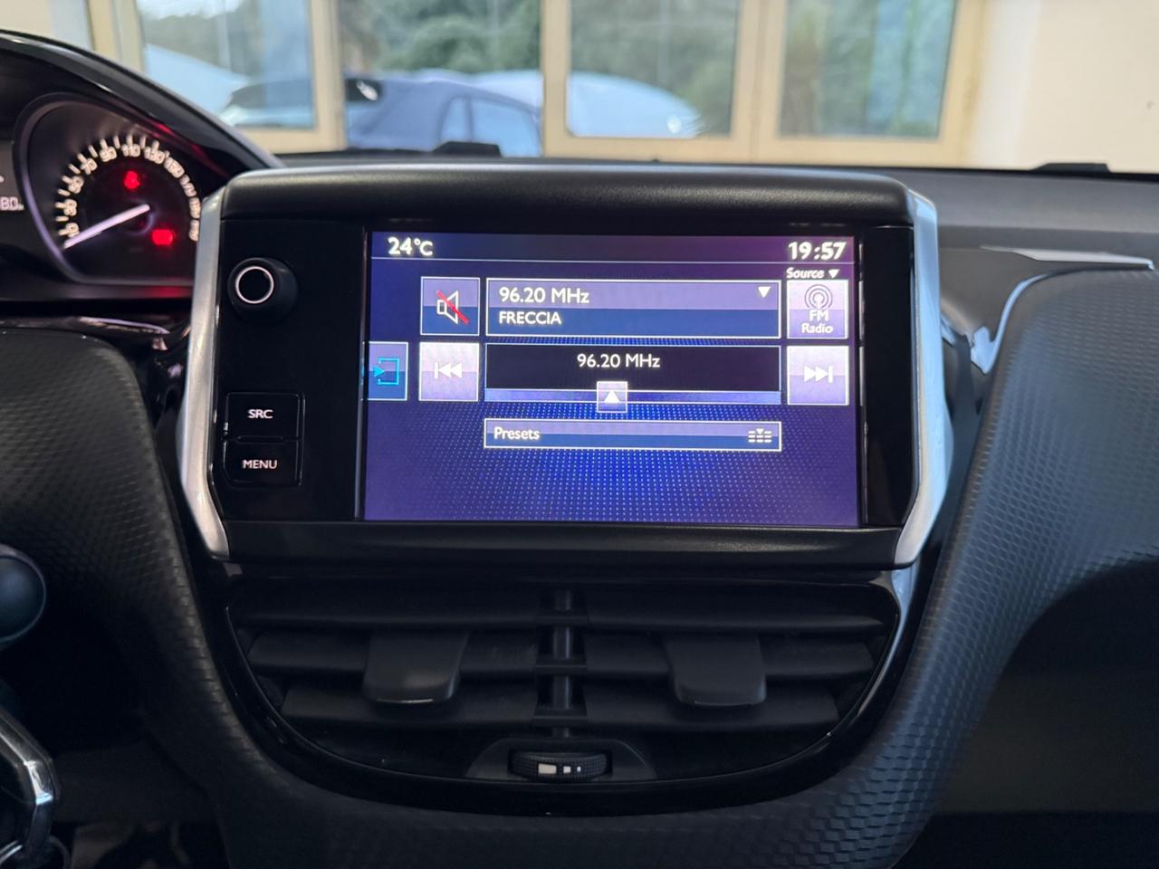Peugeot 208 1.2 VTI 82 5P Allure STYLE+NAVI/LED2017