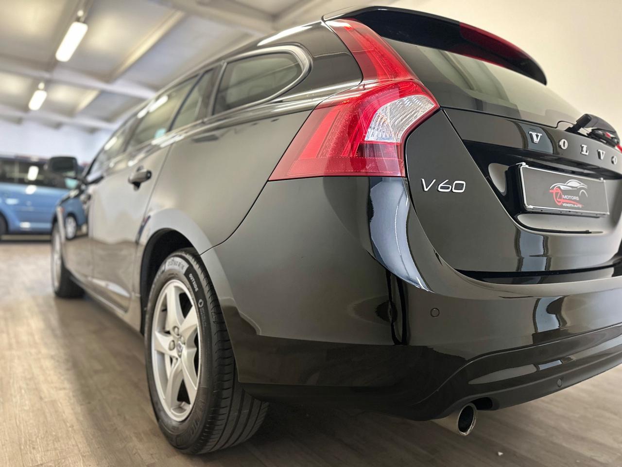 Volvo V60 D2 Momentum EURO 6