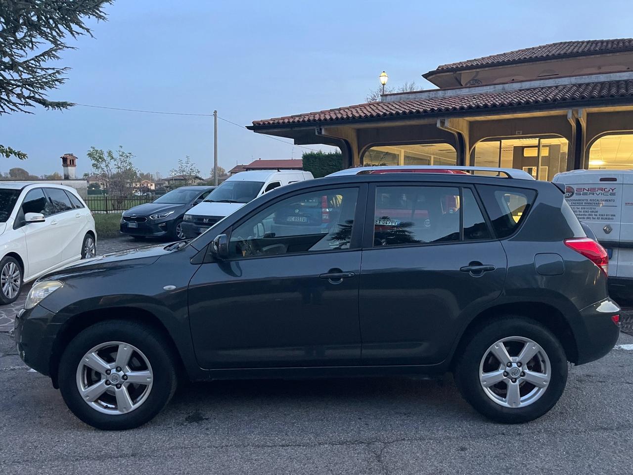 Toyota RAV 4 RAV4 2.0 Luxury