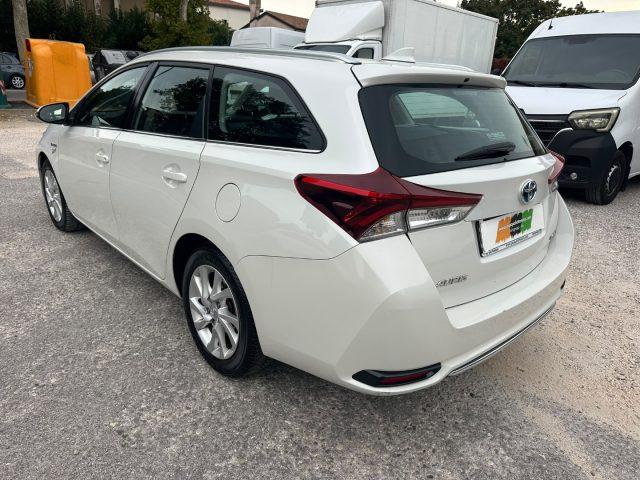 TOYOTA Auris Touring Sports 1.8 Hybrid Business