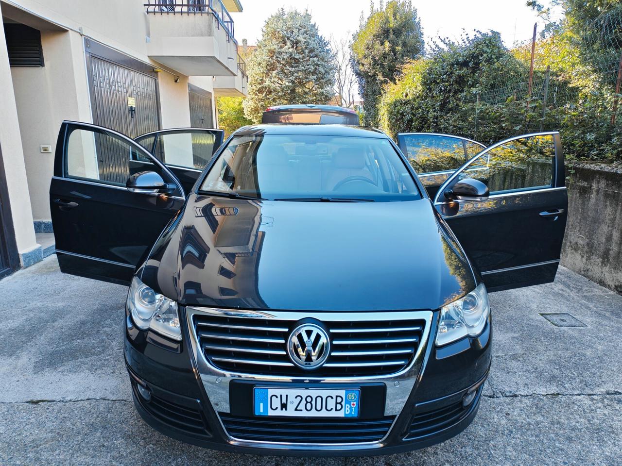 Volkswagen Passat 2.0 BENZINA 150cv / SERVICE / Unipro