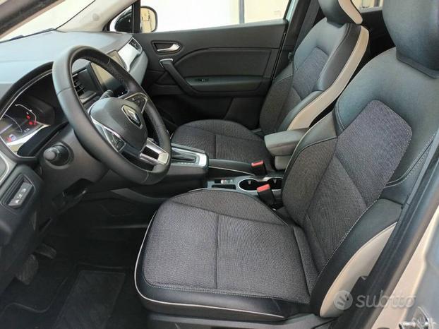 Renault Captur 1.6 E-Tech hybrid Intens 145cv auto