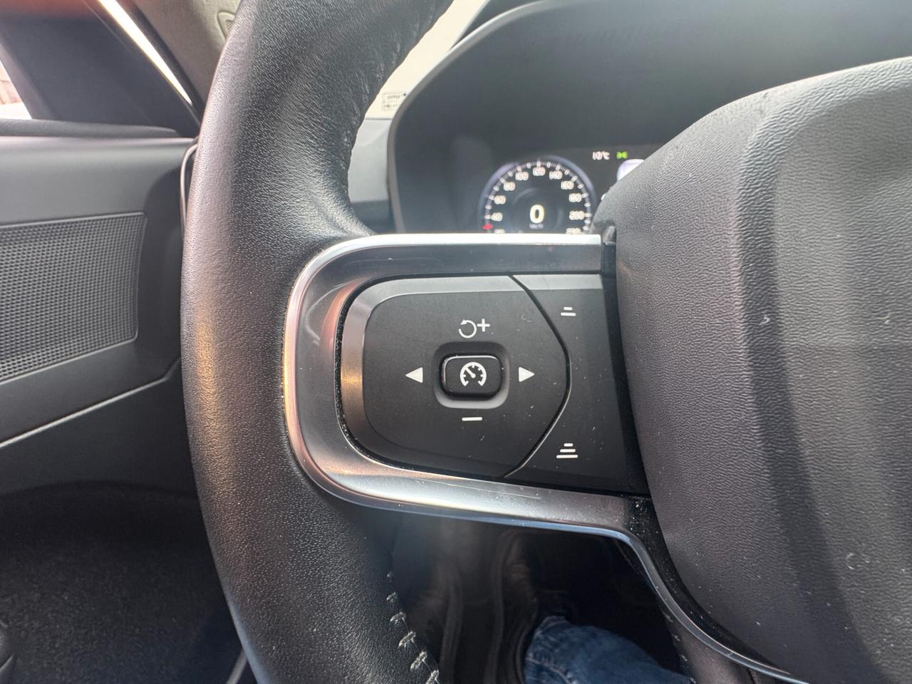 Volvo XC40 2.0 t4 Momentum awd geartronic