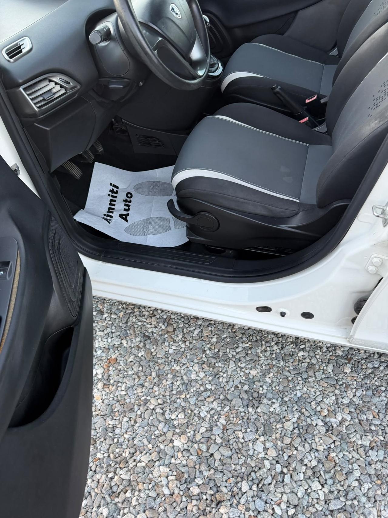 Lancia Ypsilon 1.3 MJT 16V 95 CV 5 porte S&S Gold