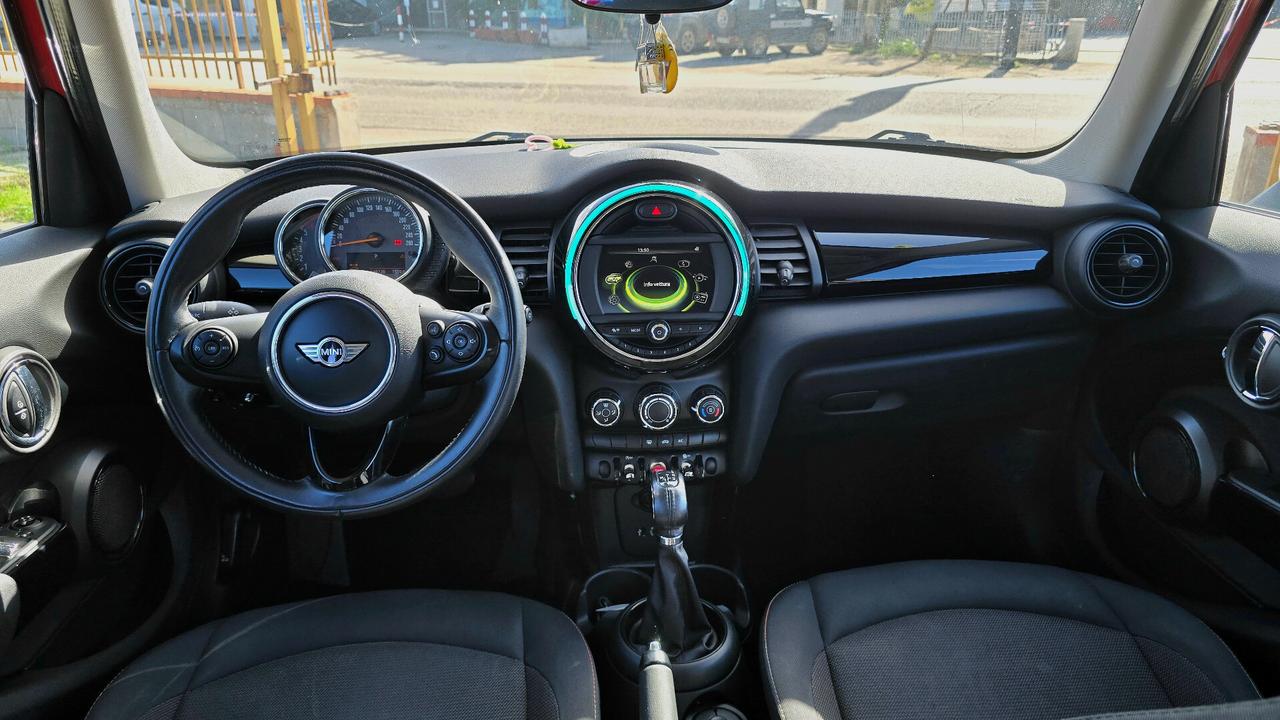 Mini Cooper D 1.5 Business 5p