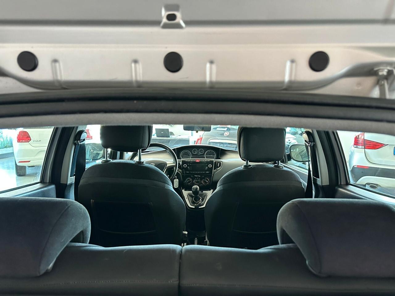 Lancia Ypsilon 1.3 MJT 16V 95 CV 5 porte S&S Platinum NEOPATENTATI