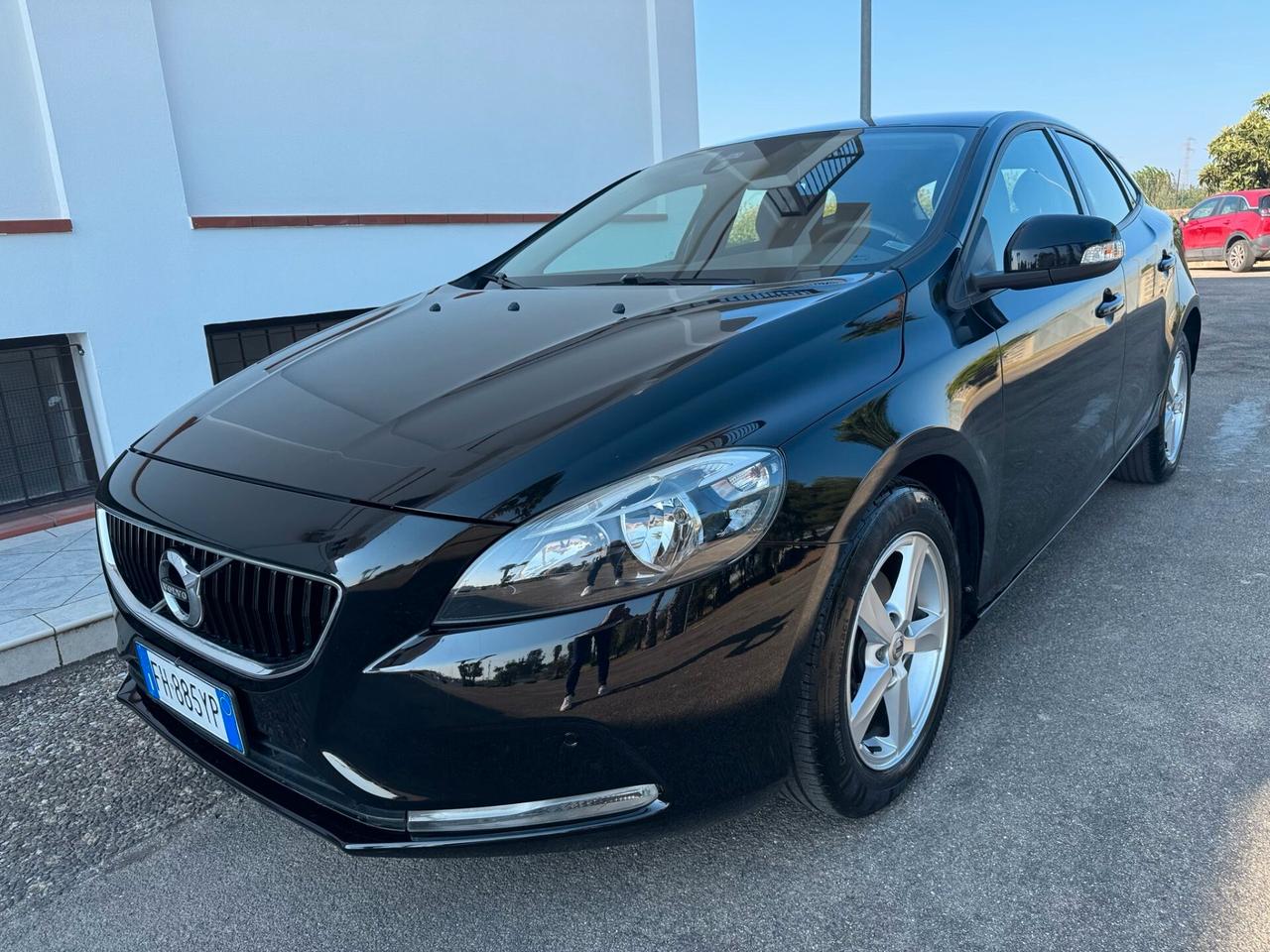 Volvo V40 D2
