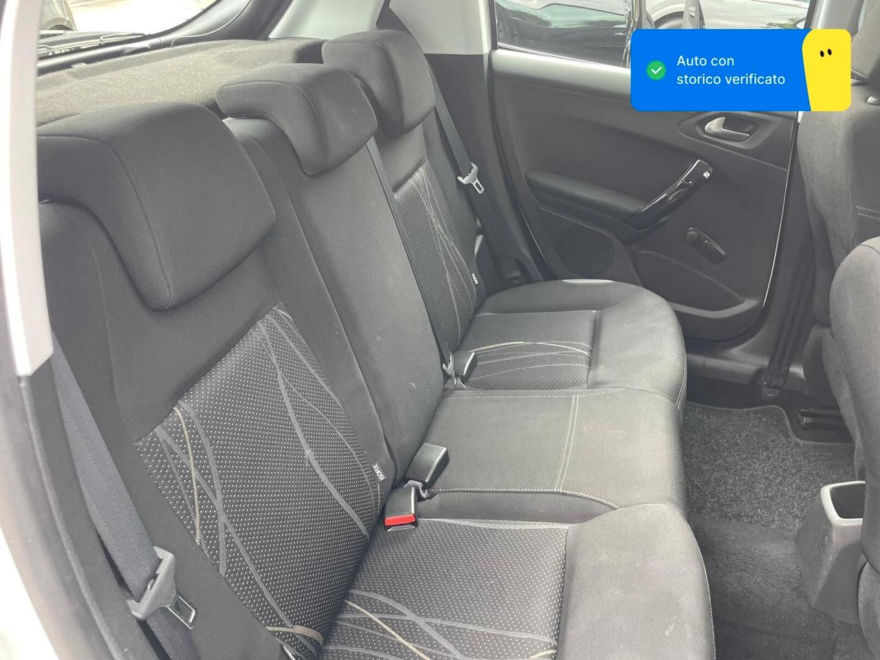 Peugeot 208 1.4 HDi 68 CV 5 porte Allure