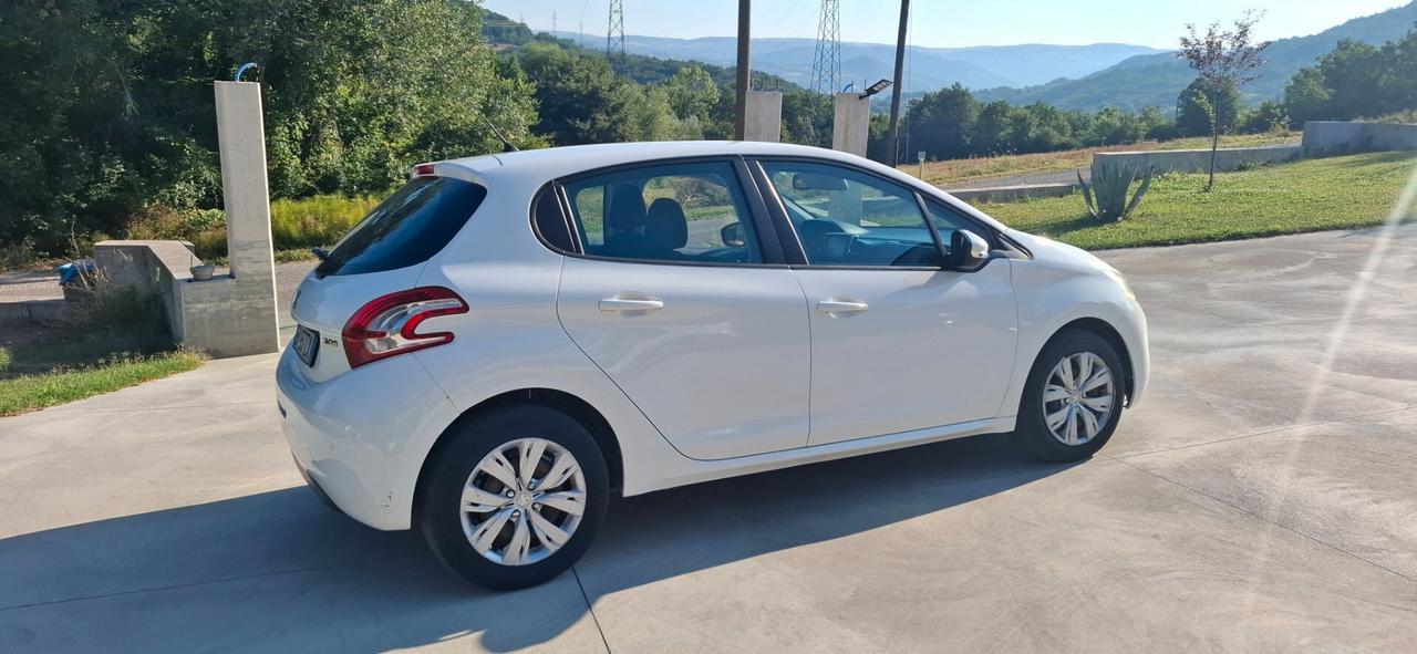 Peugeot 208 1.4 HDi 68 CV 5 porte Active