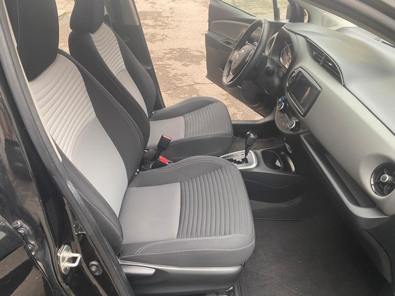 Toyota Yaris 1.5 Hybrid Active Plus CAMBIO AUTOM. - OK NEOP - GARANZIA 12 MESI