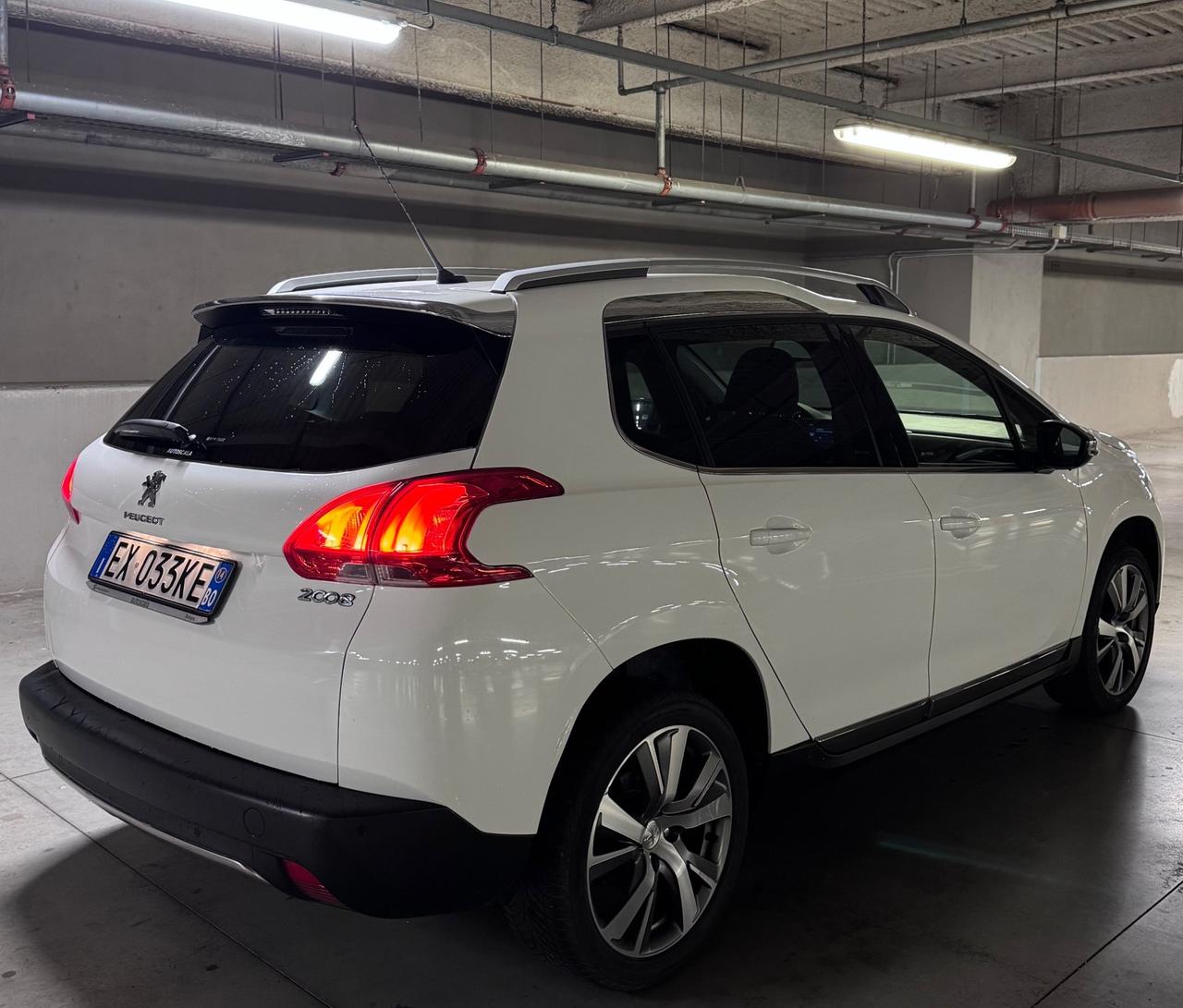 Peugeot 2008 1.6 VTi 120CV Allure