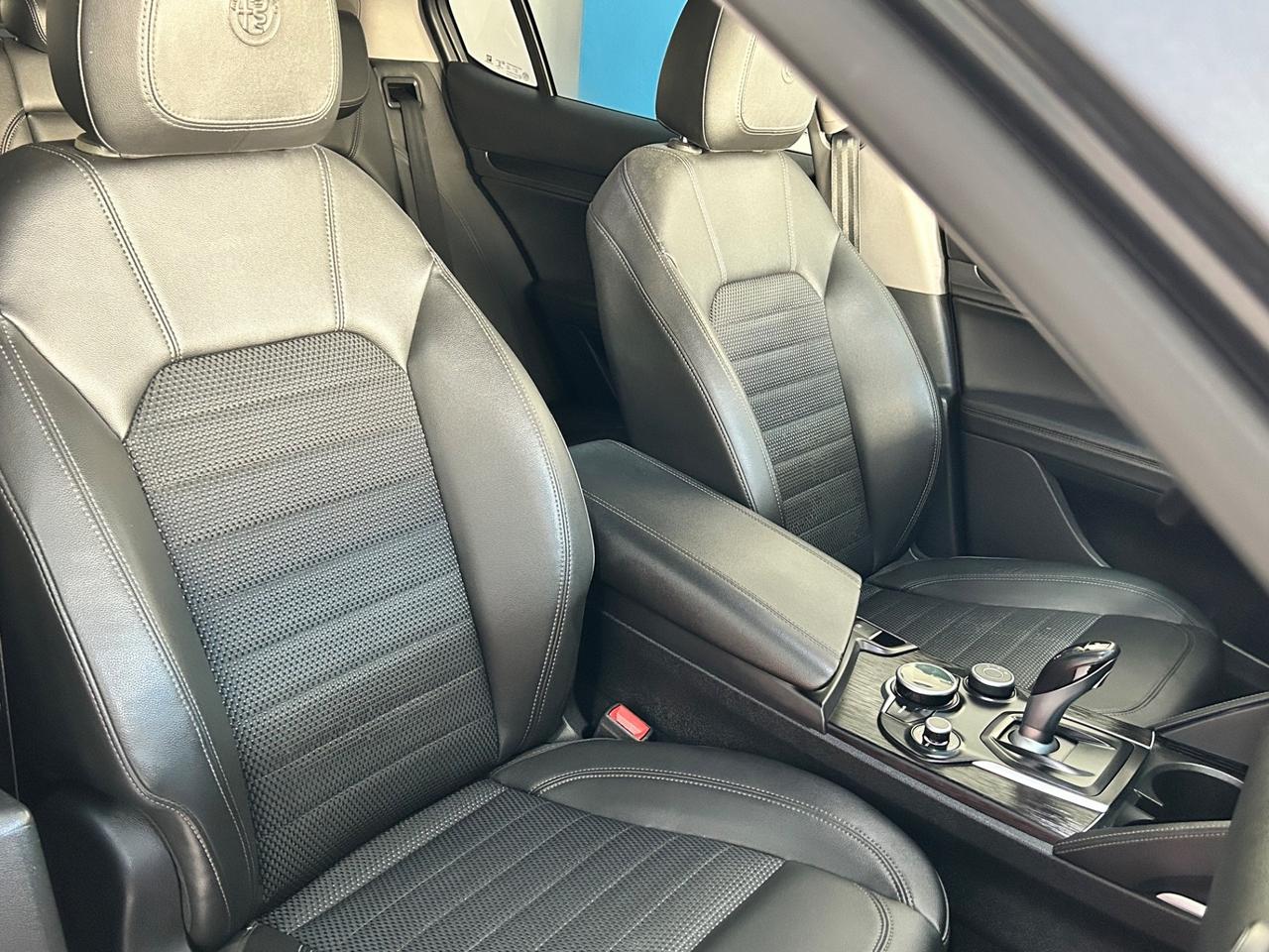Alfa Romeo Stelvio 2.2 Turbodiesel 190 CV AT8 RWD Executive