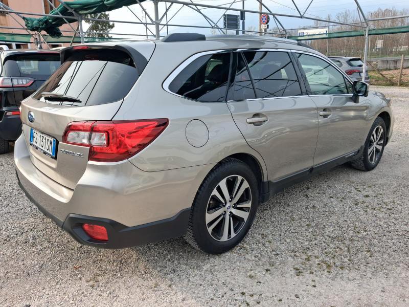 Subaru Outback 2.5i Premium lineartronic