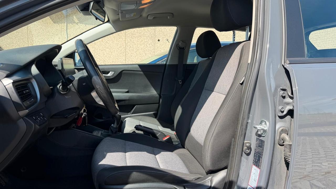 Kia Stonic 1.0 T-GDi 100 CV MHEV MT Urban