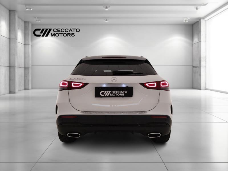 Mercedes GLA 200 200 D Premium 8G-DCT
