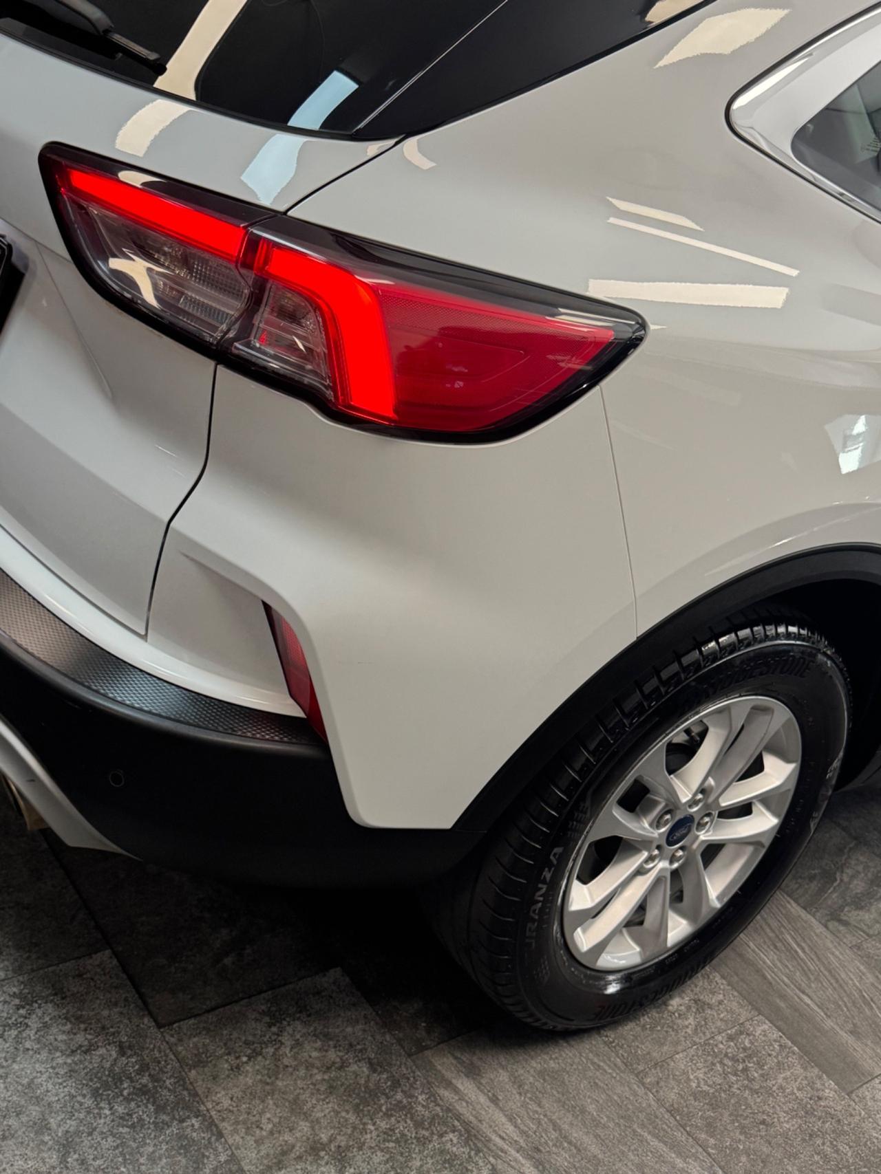 Ford Kuga 1.5 TDCi 120 CV 2WD Titanium