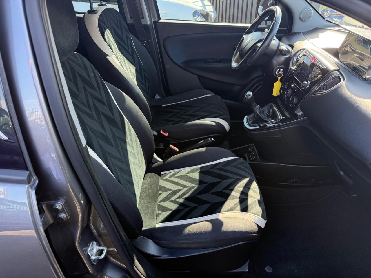 Lancia Ypsilon 1.3 MJT 95cv Gold
