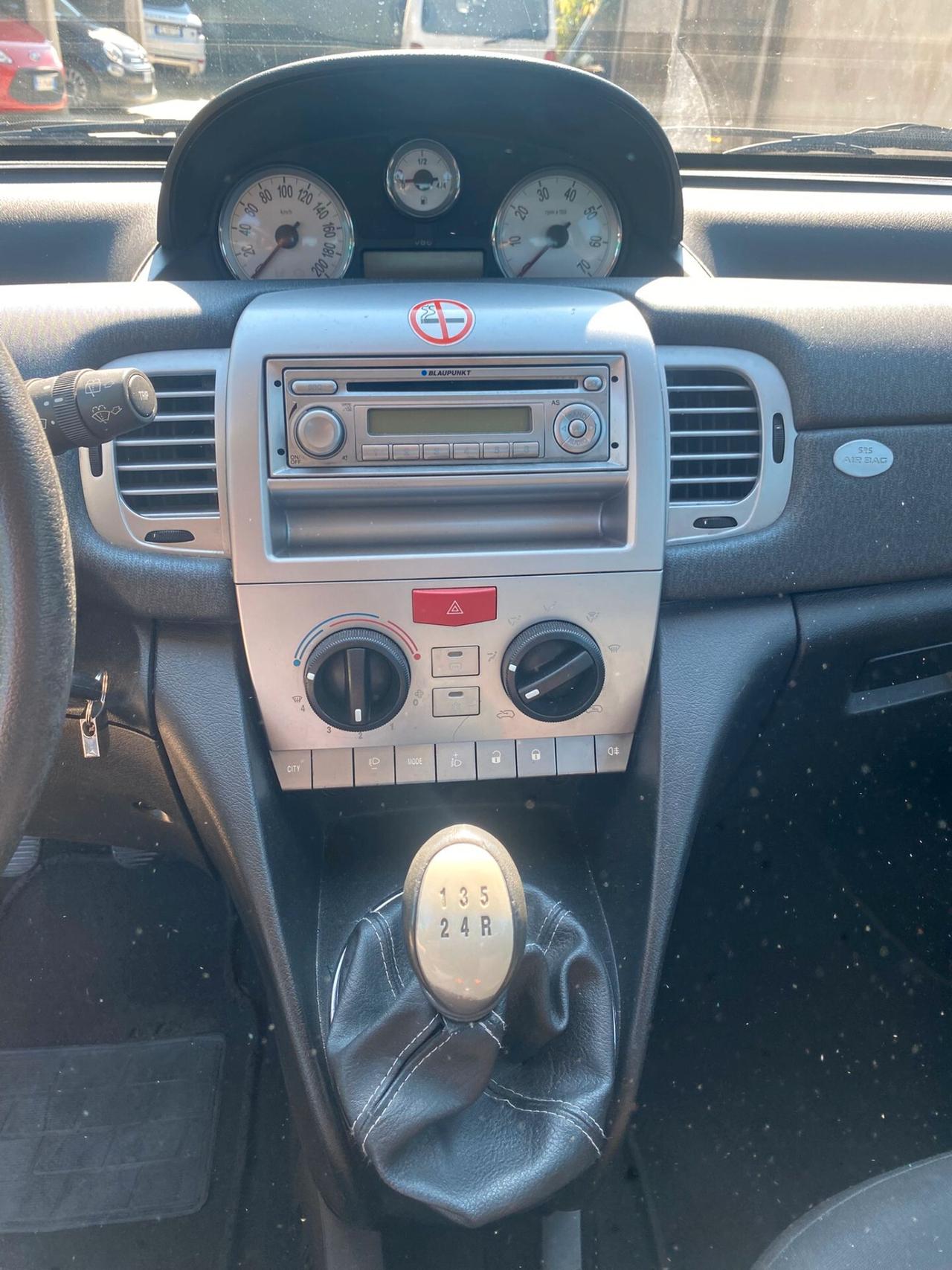 Lancia Ypsilon 1.2 Argento