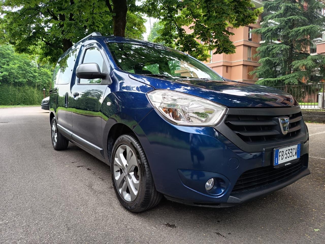 Dacia Dokker 1.5 DIESEL ANNO 2015 POSTI 5 AUTOVETTURA