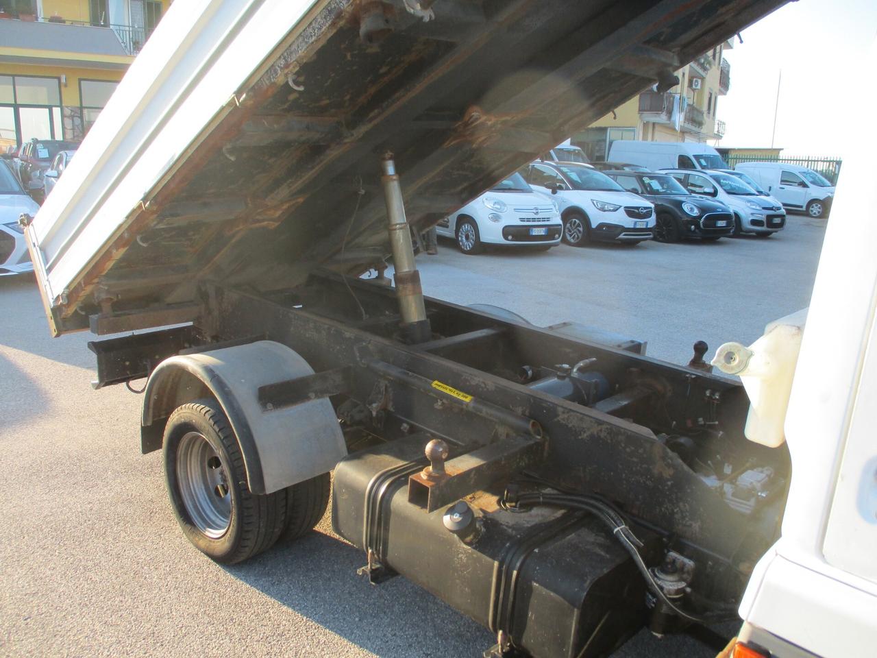 Nissan Cabstar 3000 110CV RIBALTABILE TRILATERALE