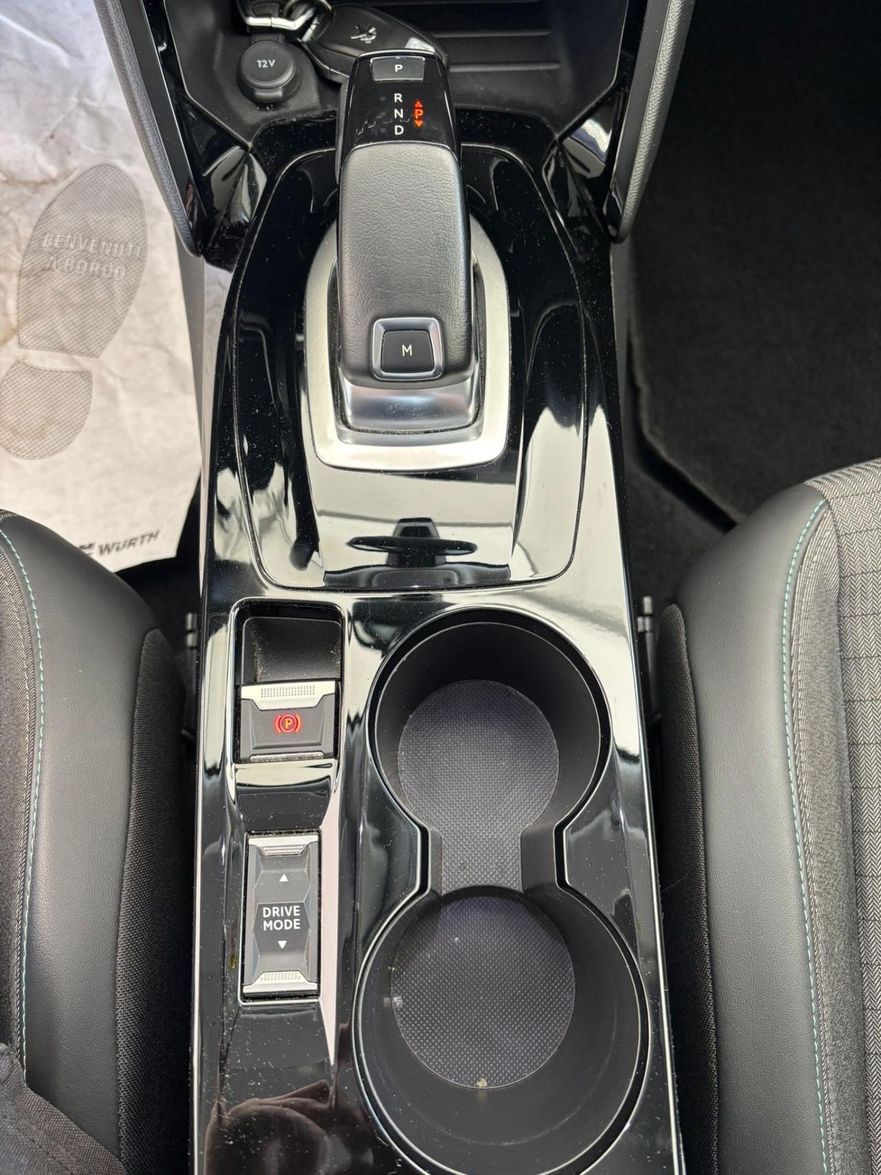 Peugeot 2008 BlueHDi 130 S&S EAT8 Allure \\1