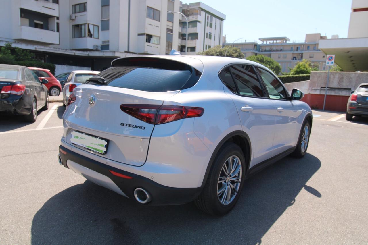 Alfa Romeo Stelvio 2.2 Turbodiesel 190 CV AT8 RWD Executive