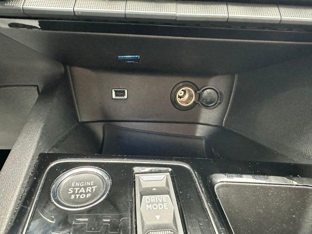 PEUGEOT 3008 4X4 Hybrid4 300 e-EAT8 Allure Pack