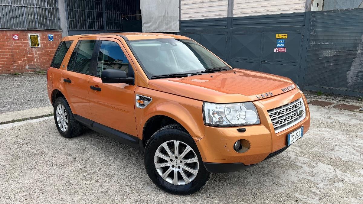 LAND ROVER - Freelander 2.2 td4 SE