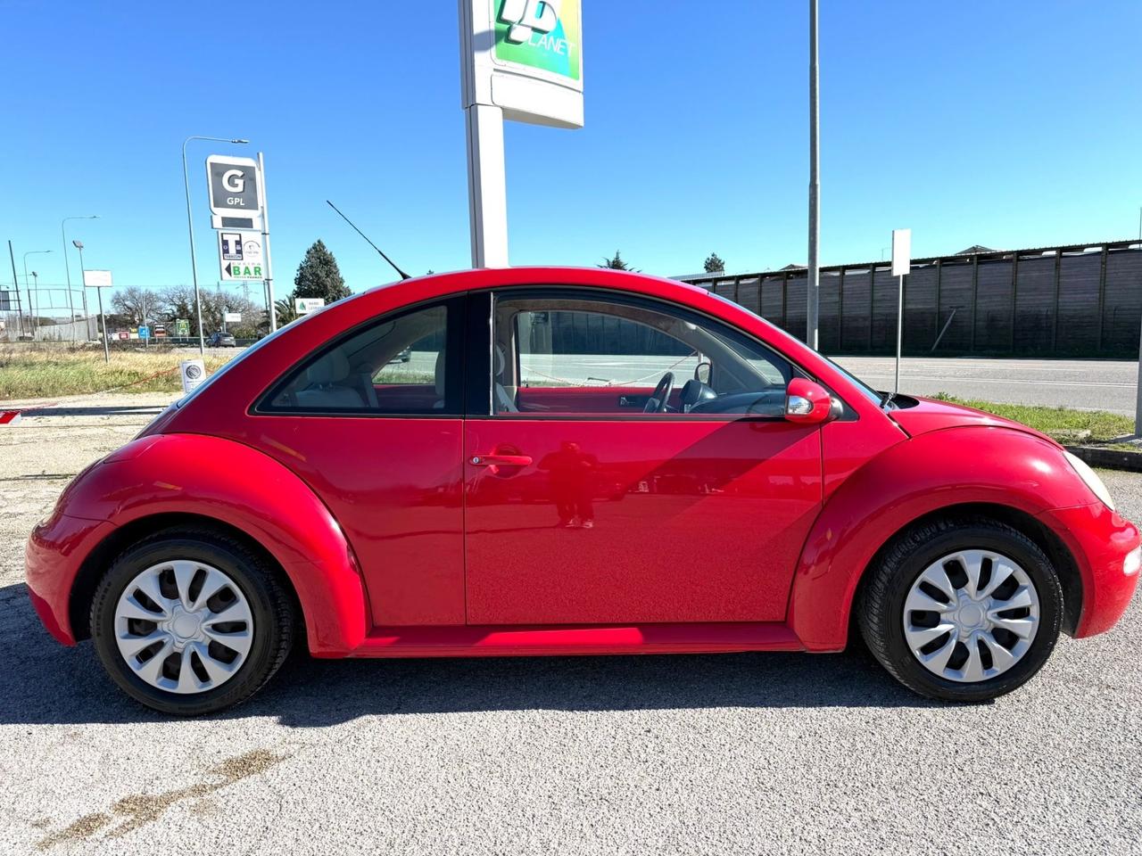 Volkswagen New Beetle 1.6 benzina Ok neopatentati
